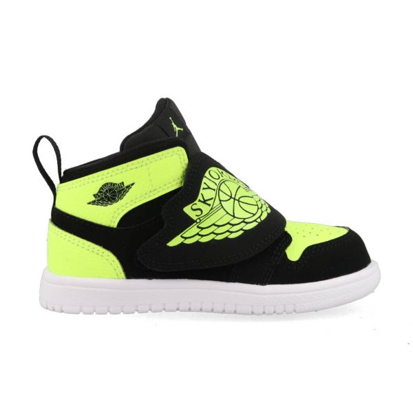 Nike Sky Jordan 1 BQ7196-007 Zwart / Geel